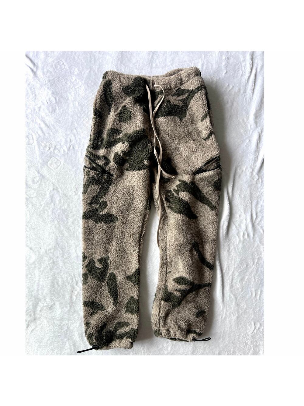 Essentials Fear of God Sherpa Fleece Camo Joggers XS